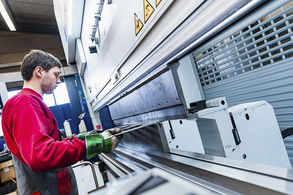 Laserschneiden & weitere Trennverfahren: Präzise Zuschnitte zur Blechbearbeitung von Groß- / Kleinteilen. CNC-gesteuertes Brennschneiden bis 150 mm Bleche